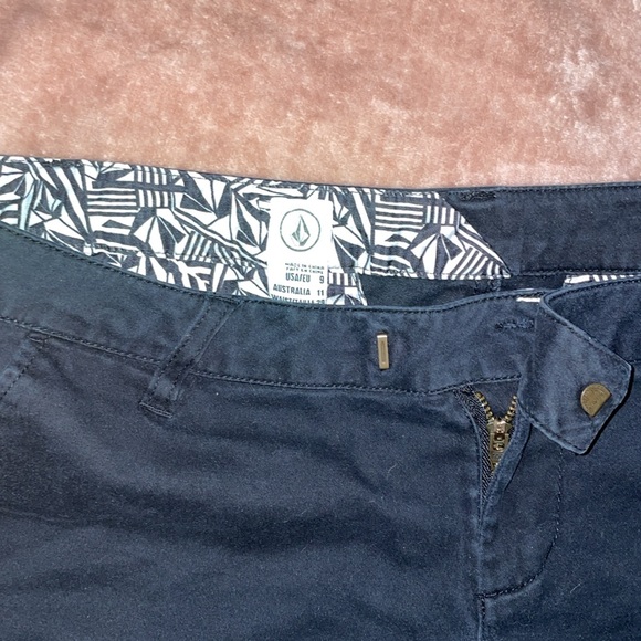 Shorts - Picture 4 of 5
